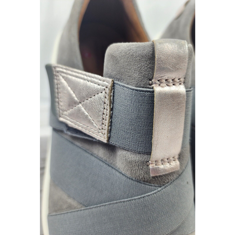 Clarks Unstructured Gray/Blue Hook & Loop Slip On… - image 5
